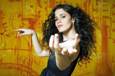 Ana Canas 4